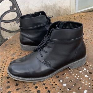 Propet Tatum Women’s Black Leather Boots 8.5 Wide